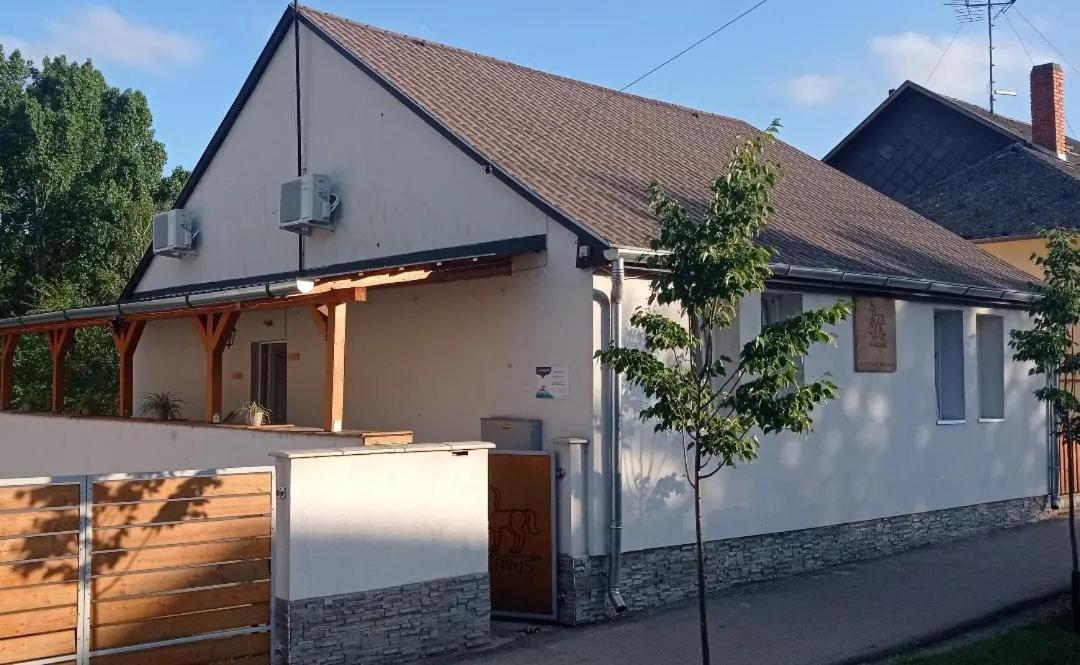 Servus Vendeghaz Lengyeltoti Exterior foto